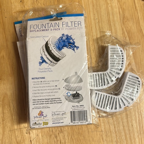 Pioneer Pet Fountain Filter Replacement 3-pack (2 packs + 2 loose be ever used) - Picture 2 of 3